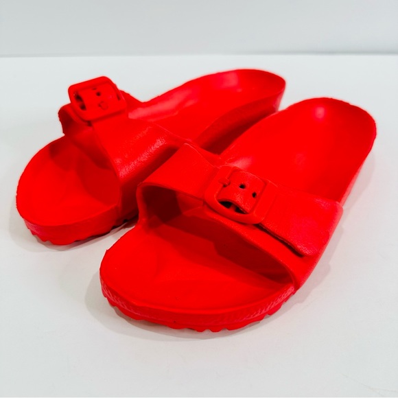 🩷 SALMON COLORED SANDALS LIKE NEW SIZE 7 BEACH VACATION OR DAILY COMFY WEAR - Picture 2 of 9